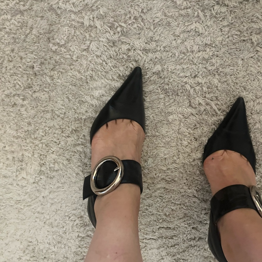 Nine West Women’s Black Strappy Kitten Heels with Silver Buckles Sz 8.5 - Picture 2 of 5